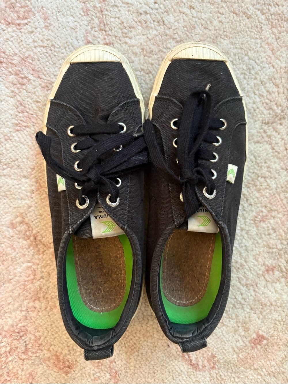 Women’s Black Cariuma Sneakers
